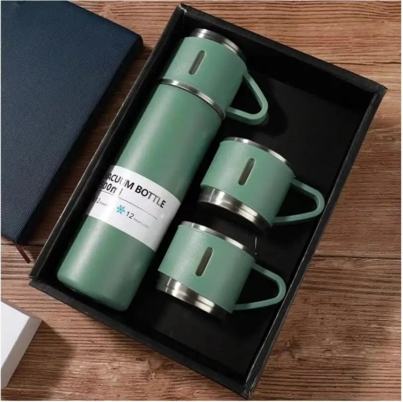 Gift‑box set: green 500 ml tumbler cups travel coffee mug plus two matching camping mugs for on‑the‑go cup of coffee sharing.